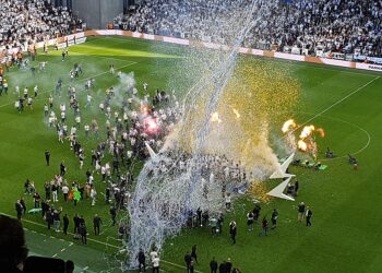 fck-fans handler ulovlig pyroteknik på Facebook