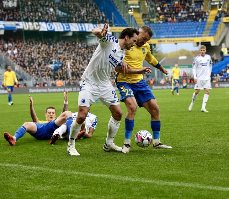 Josip Radosevic imod Thomas Delaney